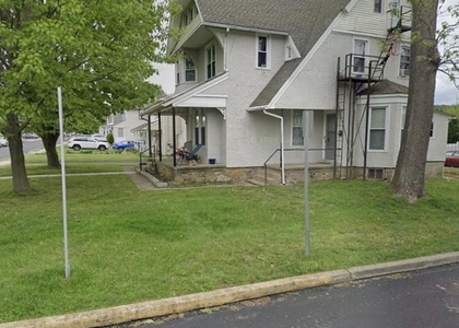 32 Crescent Street - Photo 1