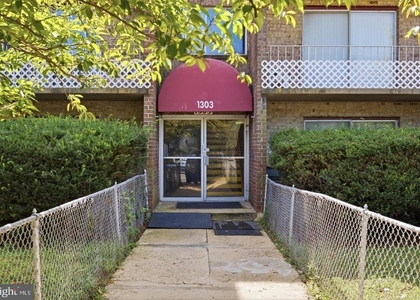 1303 Congress Street Se - Photo 1