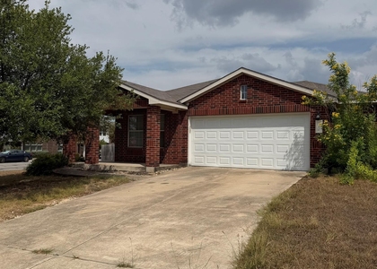 100 Carol Ave - Photo 1