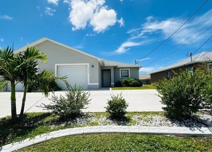 1630 Sw 33rd Street - Photo 1