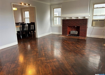 85 Manchester - Photo 1