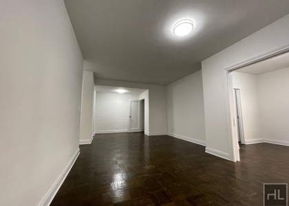 East 56 Street - Photo 1