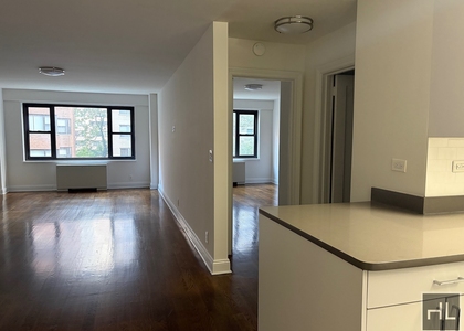 East 56 Street - Photo 1
