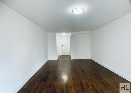 East 56 Street - Photo 1