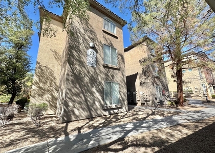 4400 S Jones Boulevard - Photo 1