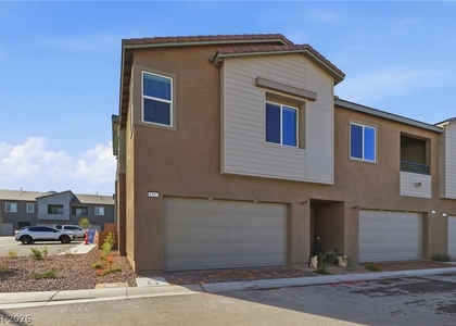 1531 Layla Crossing Avenue - Photo 1