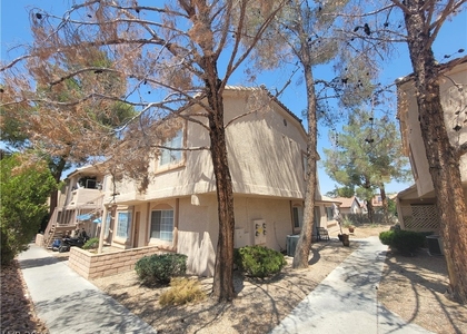 1608 N Torrey Pines Drive - Photo 1