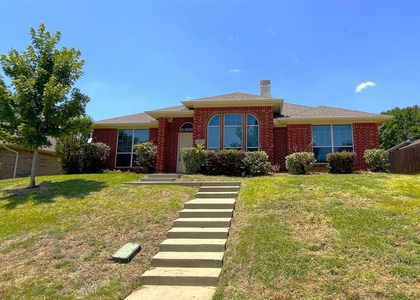 1534 Steamboat Trail - Photo 1