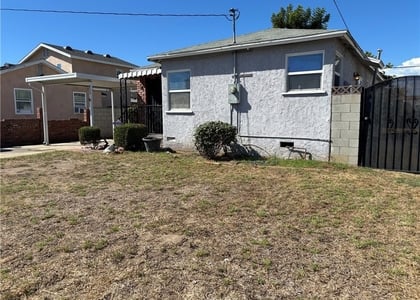 933 W Arbutus - Photo 1