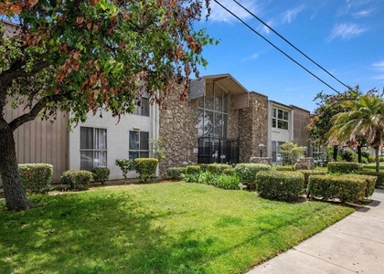 285 Moss Street - Photo 1