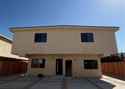 908 Lakme Avenue - Photo 1