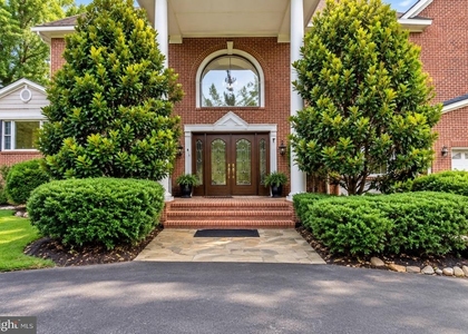 5124 Kenwood Drive - Photo 1
