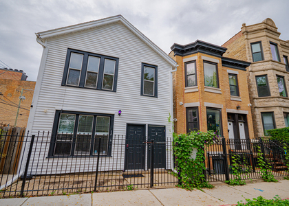 1618 N Rockwell Street - Photo 1