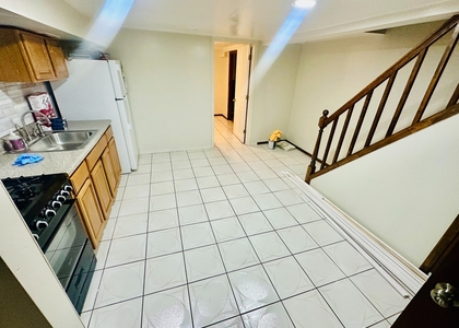 1563 E.46th St - Photo 1