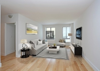 West 53 Street - Photo 1