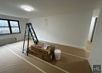 E 16 St - Photo 1