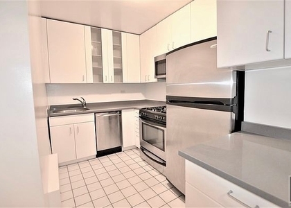 East 49 Street - Photo 1