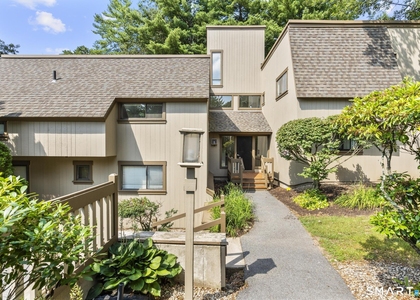43 Great Meadow Lane - Photo 1