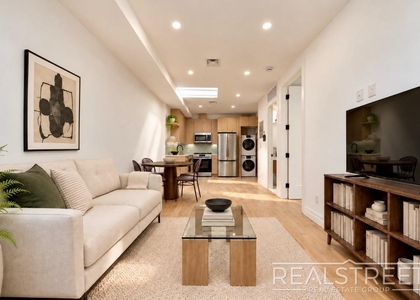 Ralph Avenue - Photo 1