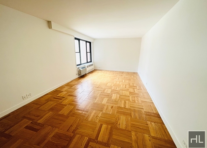 Fourth Avenue - Photo 1