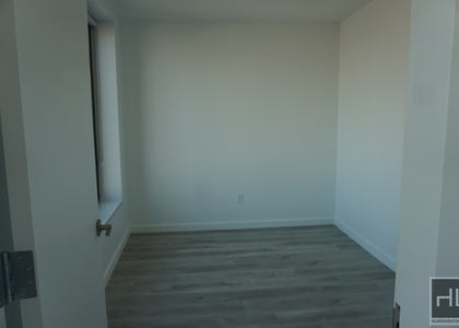 Commercial Street - Photo 1