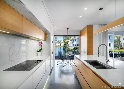 20824 Ne 30th Place - Photo 1