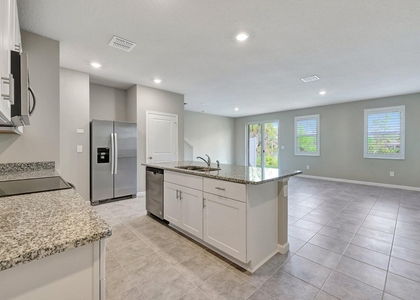 5764 Se Edgewater Circle - Photo 1