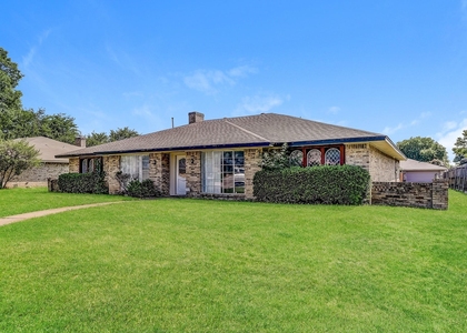1021 Shadywood Lane - Photo 1