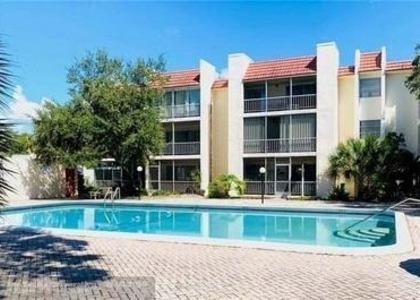 628 Nw 13th Street - Photo 1