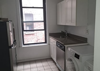 188 Claremont Avenue - Photo 1