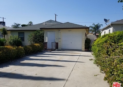 11059 Califa Street - Photo 1