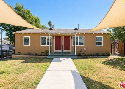 5218 Navarro Street - Photo 1