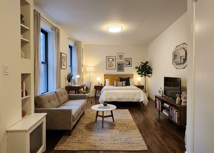 Mott Street - Photo 1