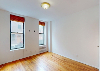 Bedford Street - Photo 1