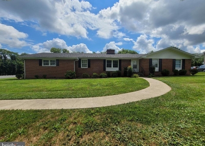 2720 Martinsburg Pike - Photo 1
