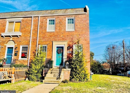 1601 Princess Street - Photo 1