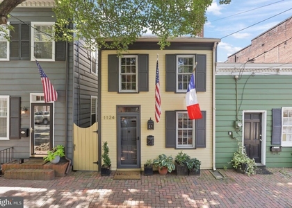 1124 Prince Street - Photo 1
