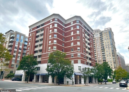 880 N Pollard Street - Photo 1