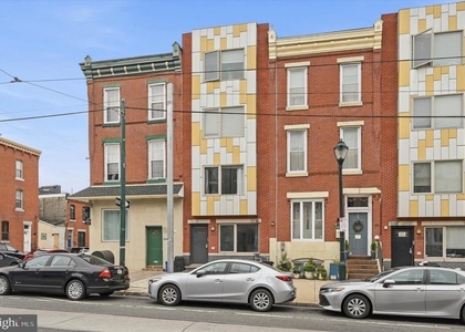 3002 W Girard Avenue - Photo 1