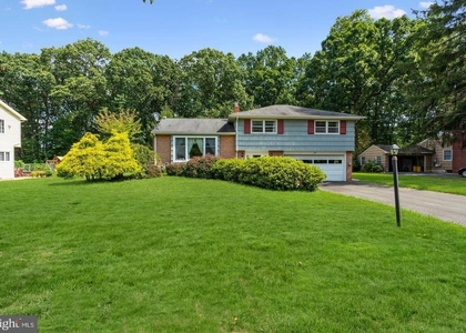 318 Oak Lane - Photo 1
