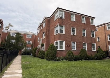 1516 Harlem Avenue N - Photo 1