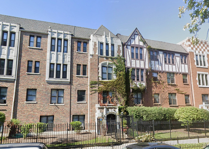 5210 S Woodlawn Avenue - Photo 1