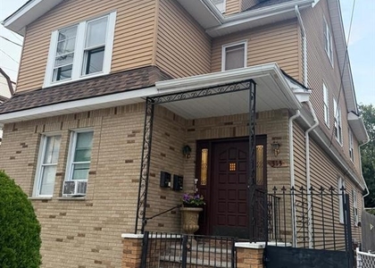 313 Chestnut - Photo 1