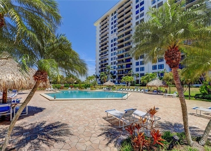 400 Island Way - Photo 1