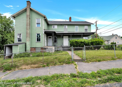 127 1/2 N Garfield Avenue - Photo 1