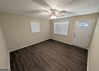 723 Cardinal Circle - Photo 1