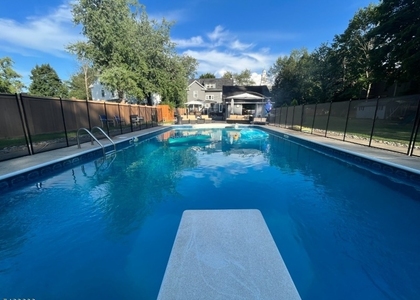 652 W 8th St - Photo 1