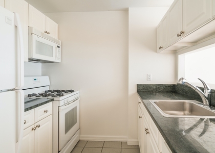 West 48th Street - Photo 1