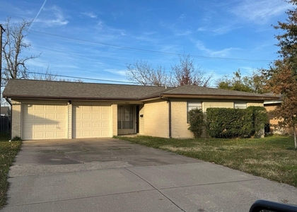 4202 Templeton Street - Photo 1