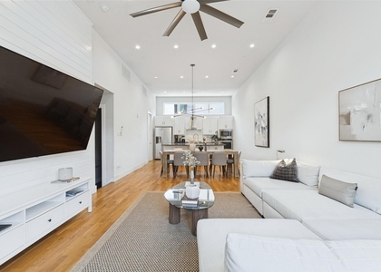3200 Ross Avenue - Photo 1